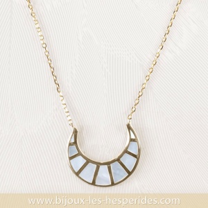 Collier pendentif Luna Dorure Or 24 carats Croissant de lune Or et Nacre