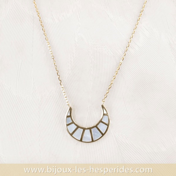 Collier pendentif Luna Dorure Or 24 carats Croissant de lune Or et Nacre