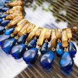 Bijoux Denaive Zahra Collier Resine Gouttes Tons Saphir Bleu et Or
