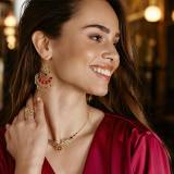 Franck Herval Collection Appoline Collier Ras de Cou Dorure Or Fin 18K Laiton Email Grenat Swarovski Franck Herval Collection Appoline Collier Ras de Cou Dorure Or Fin 18K Laiton Email Grenat Swarovski
