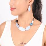Nature Bijoux Collection Les Calanques Petites Boucles Oreilles et Collier Calcedoine Calcite Cuir de Poisson